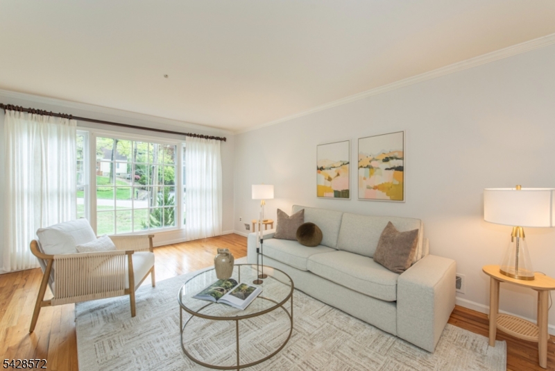 5 Robin Hill Rd