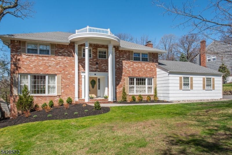 5 Robin Hill Rd