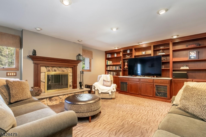 55 Janelle Ct