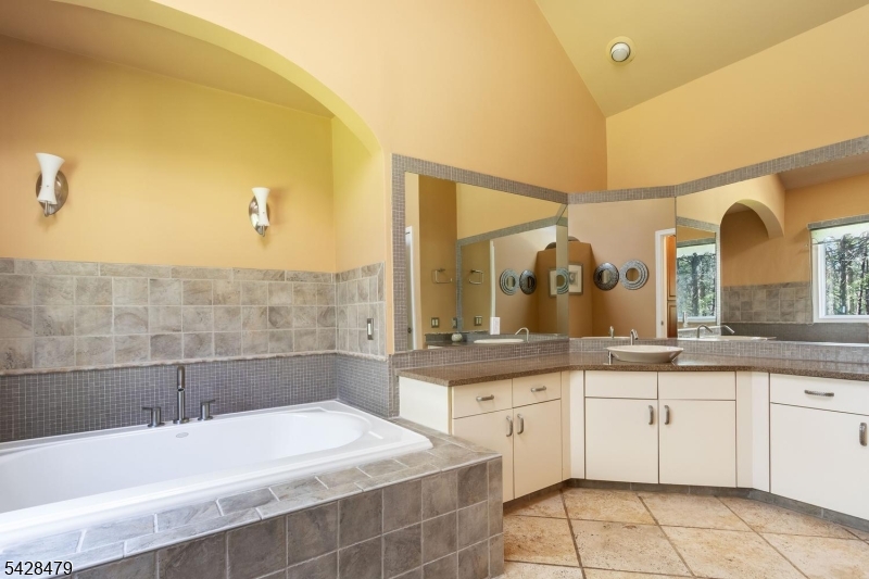 55 Janelle Ct