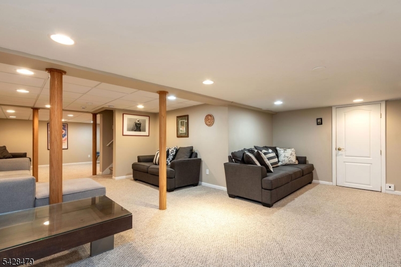 55 Janelle Ct