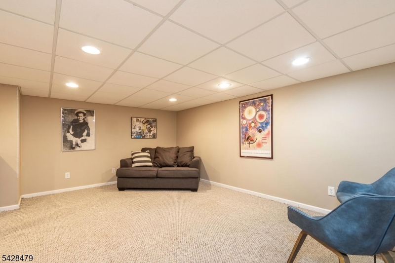55 Janelle Ct
