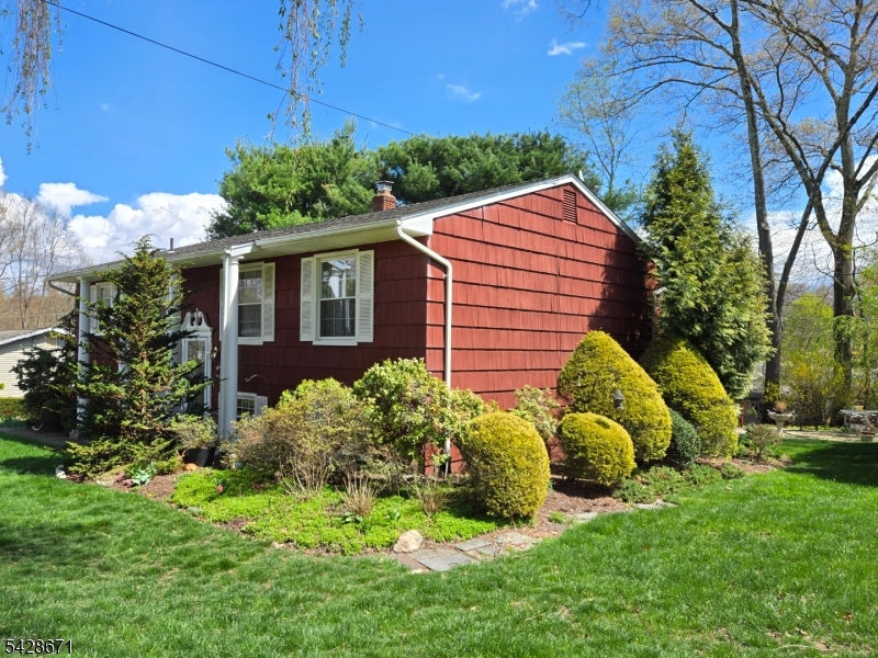 3 Perrelli Ln