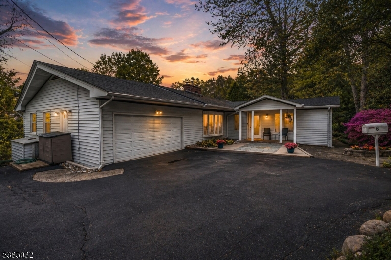 6 Seabert Ln