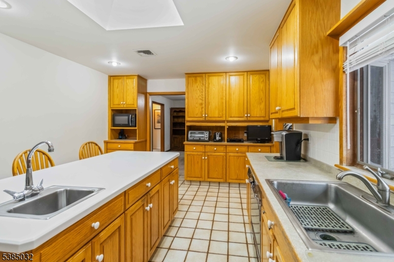 6 Seabert Ln