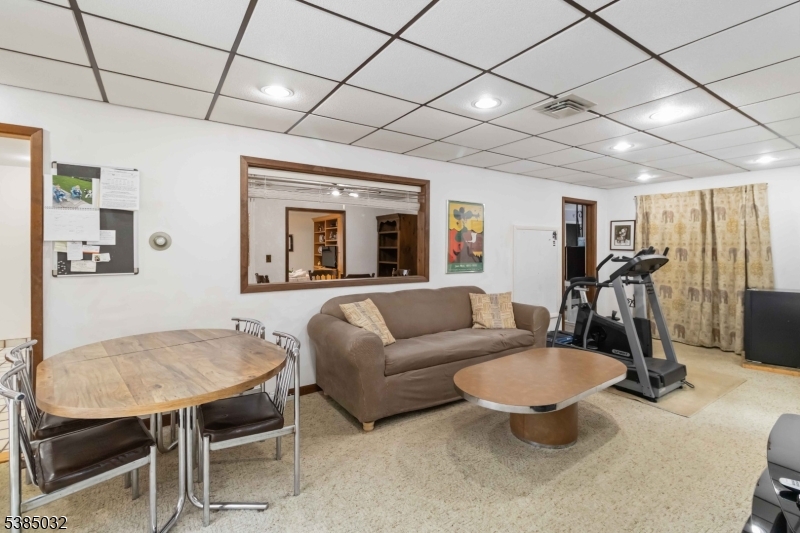 6 Seabert Ln