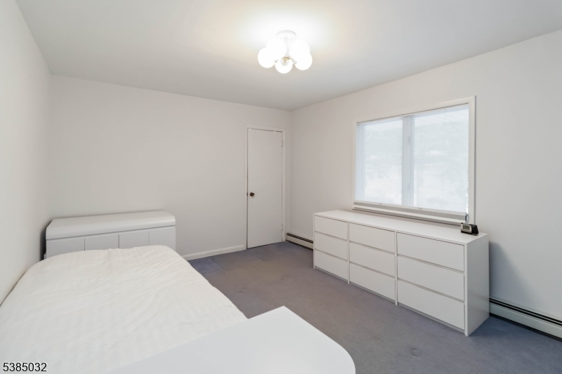 6 Seabert Ln