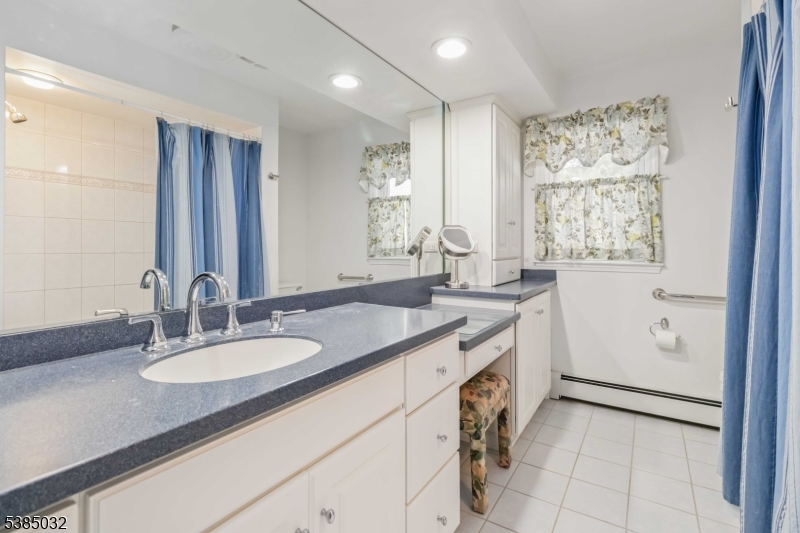 6 Seabert Ln