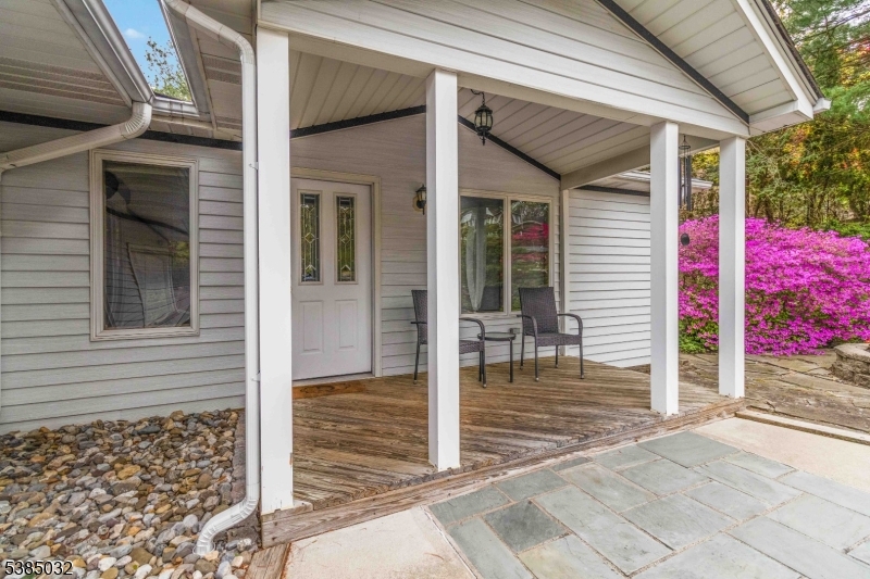 6 Seabert Ln