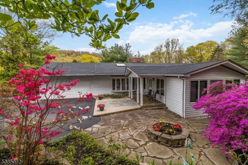 6 Seabert Ln