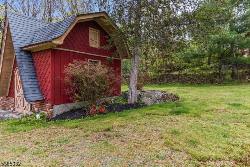 6 Seabert Ln
