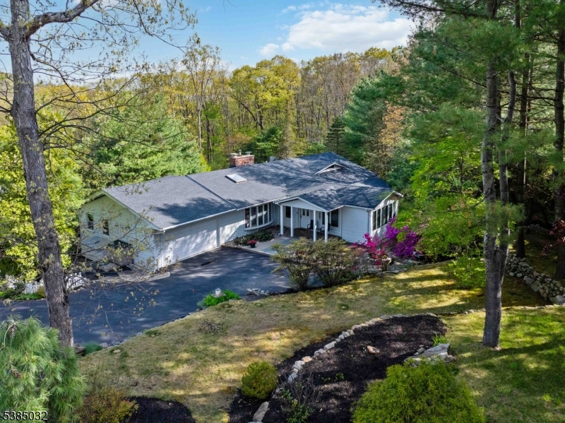 6 Seabert Ln