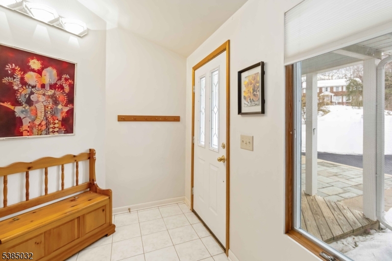 6 Seabert Ln