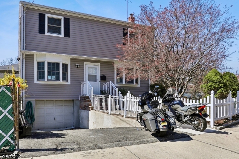 153 Smallwood Ave