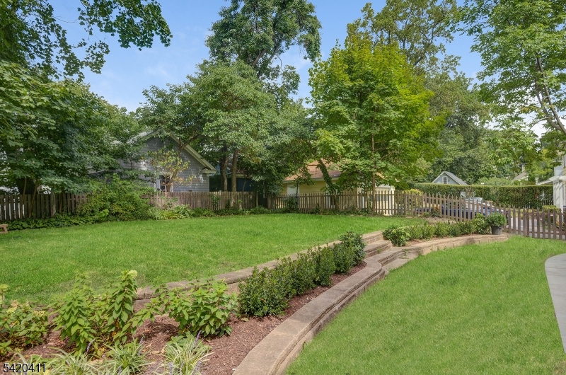 89 Maplewood Ave #1