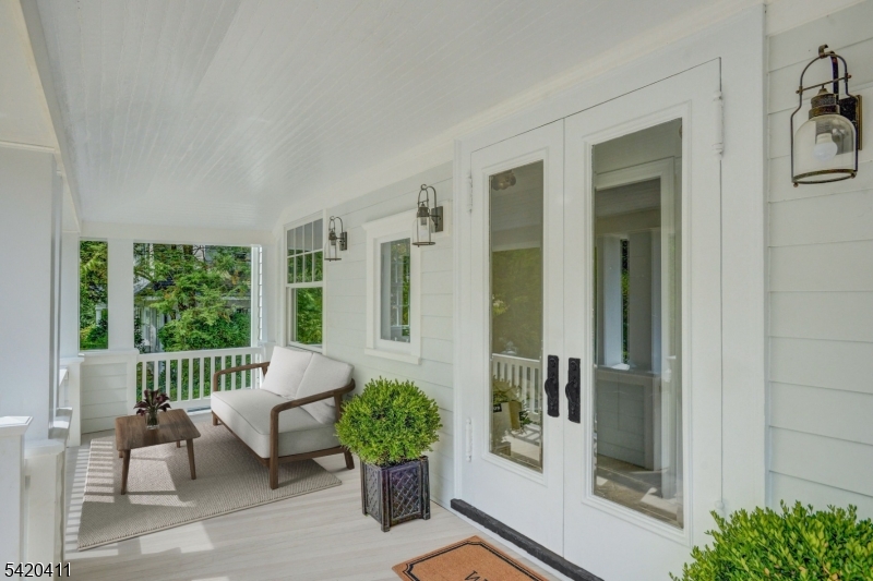89 Maplewood Ave #1