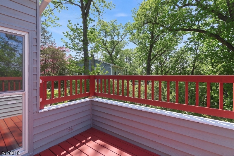 26 Hillview Ter