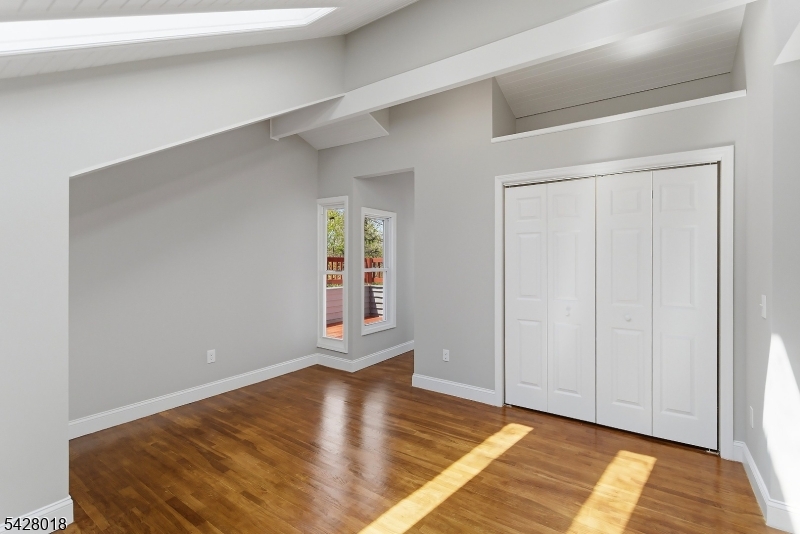 26 Hillview Ter