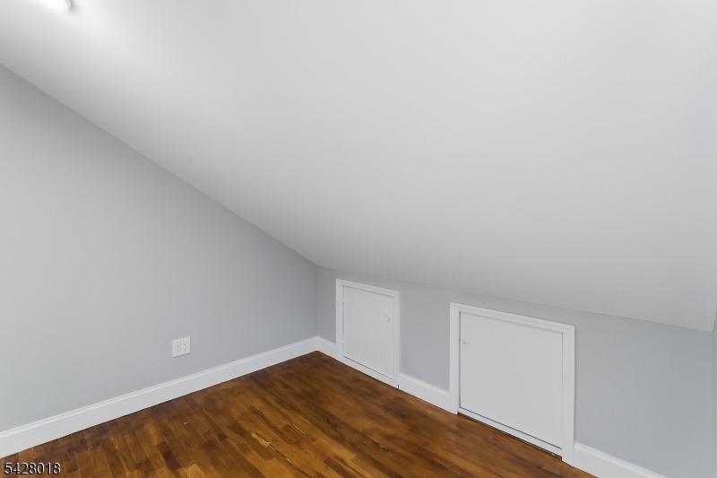 26 Hillview Ter