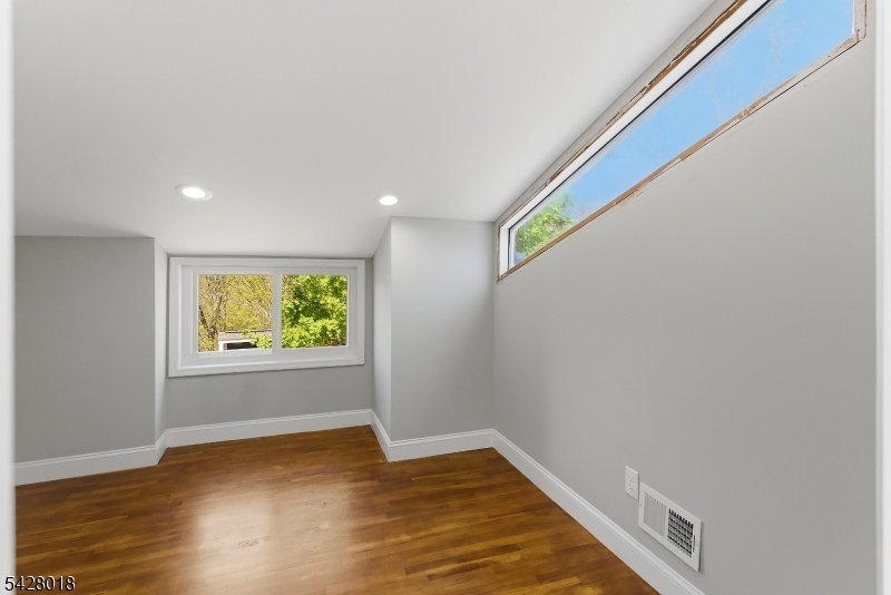 26 Hillview Ter