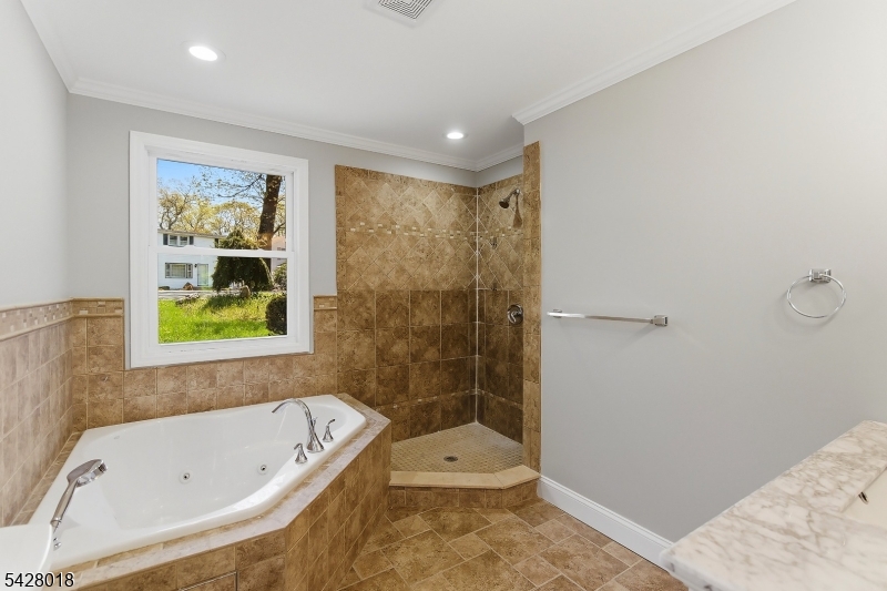 26 Hillview Ter