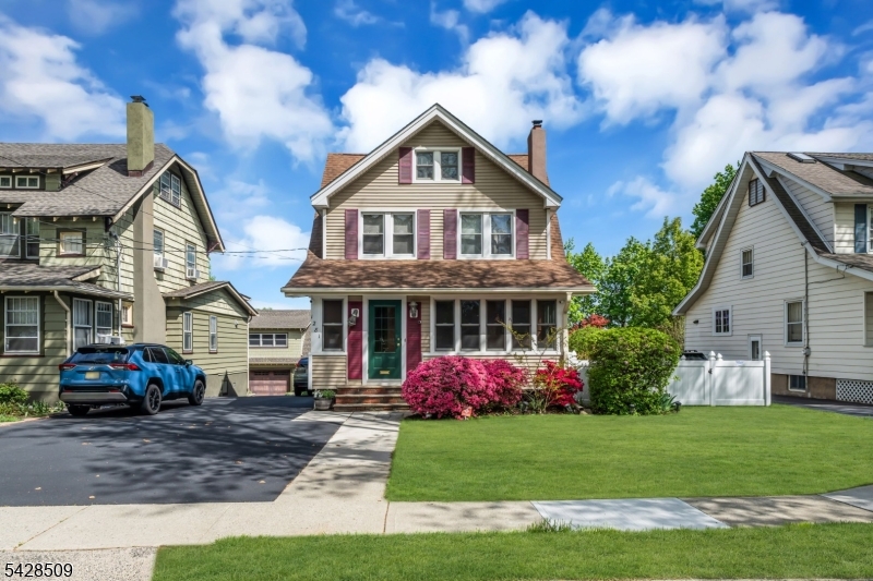 1281 Longfellow Ave