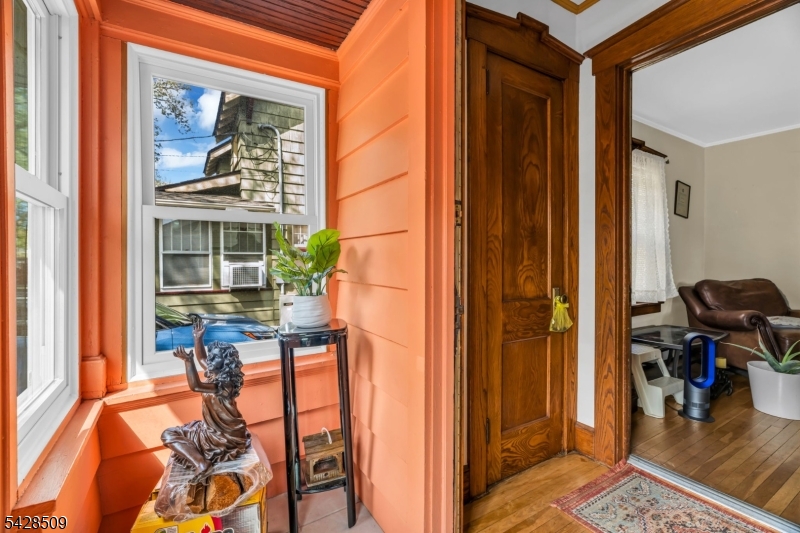 1281 Longfellow Ave