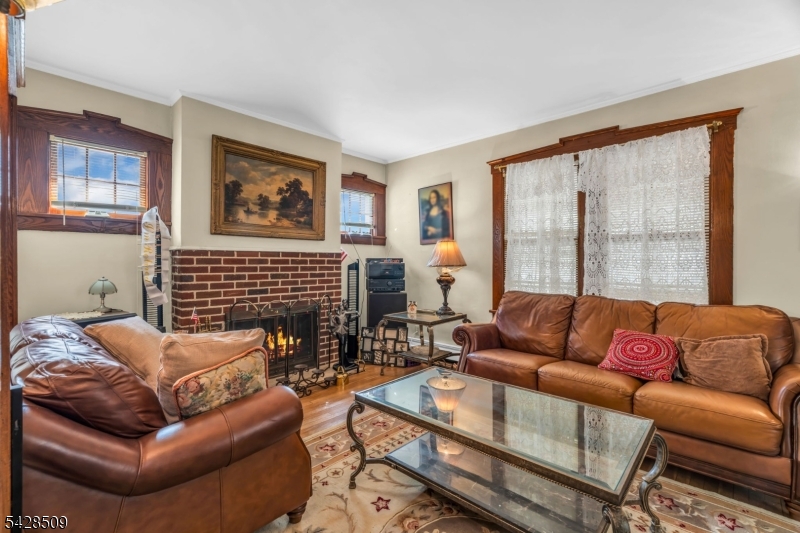 1281 Longfellow Ave