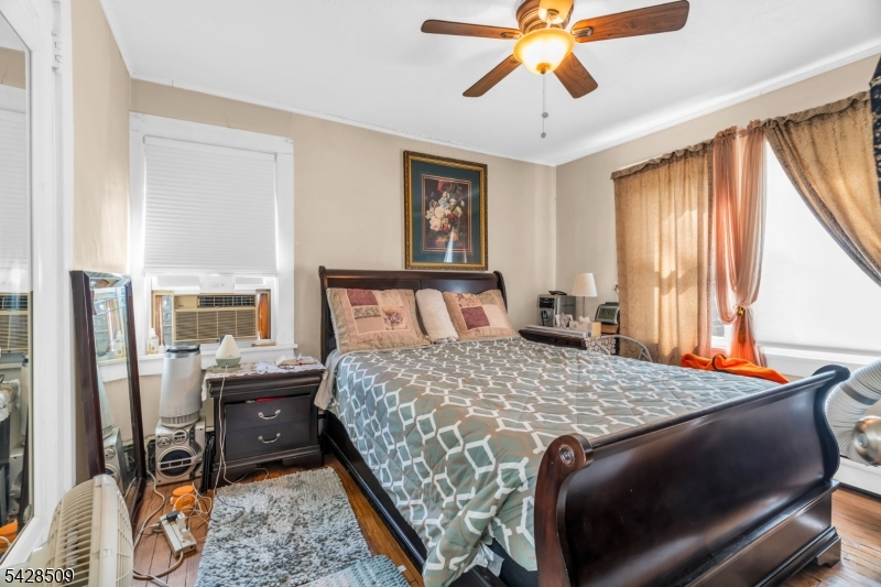 1281 Longfellow Ave