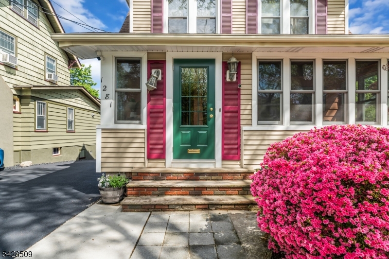 1281 Longfellow Ave