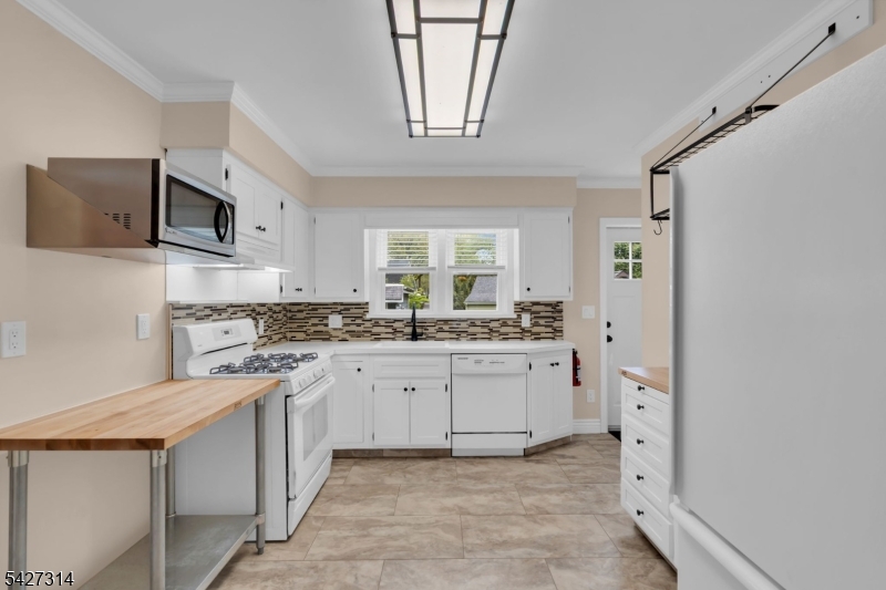 58 Locust Dr