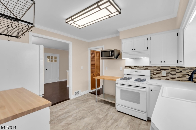 58 Locust Dr
