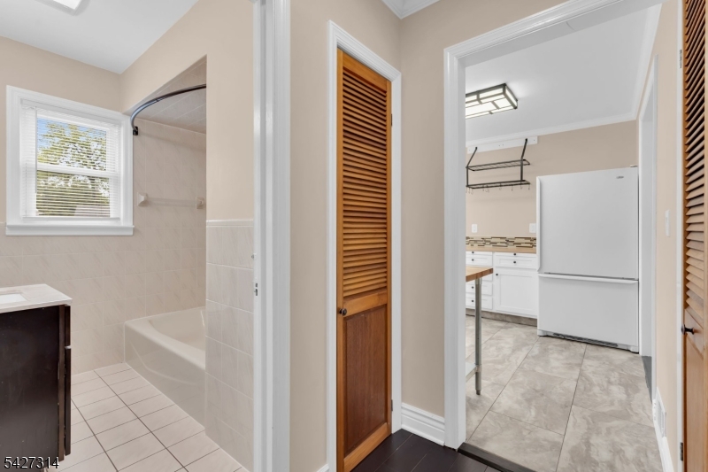 58 Locust Dr