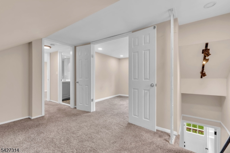 58 Locust Dr