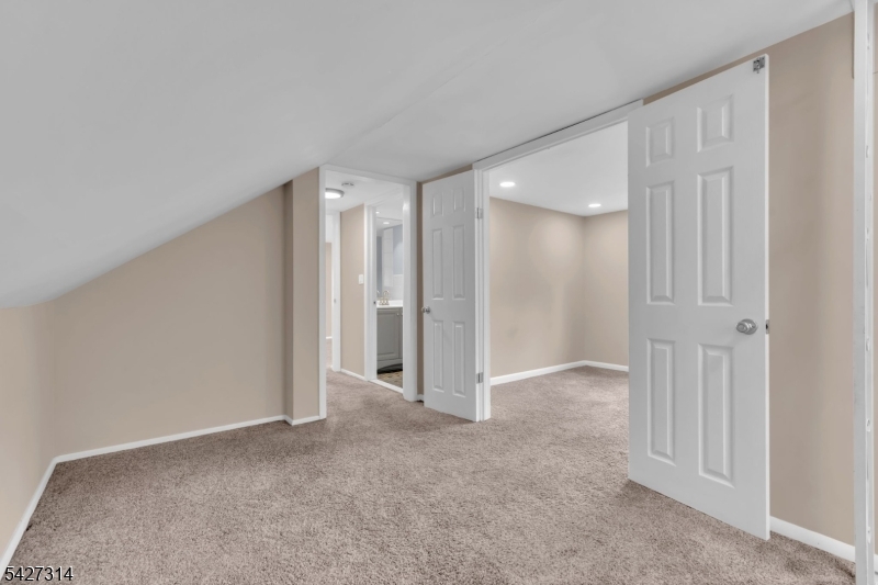 58 Locust Dr