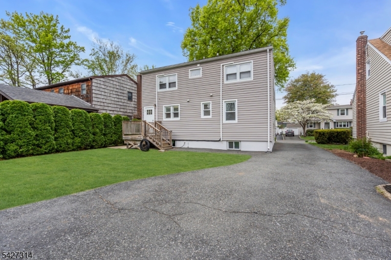 58 Locust Dr