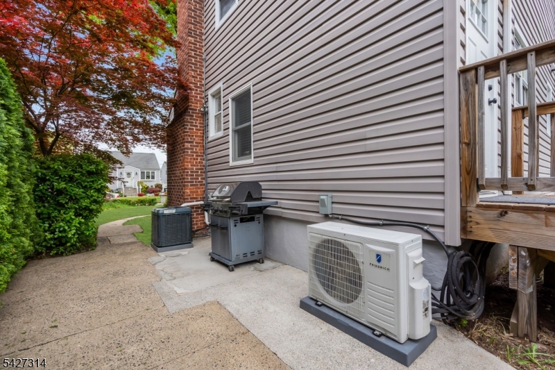 58 Locust Dr