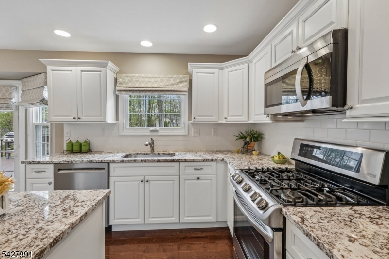 5 Revere Ct