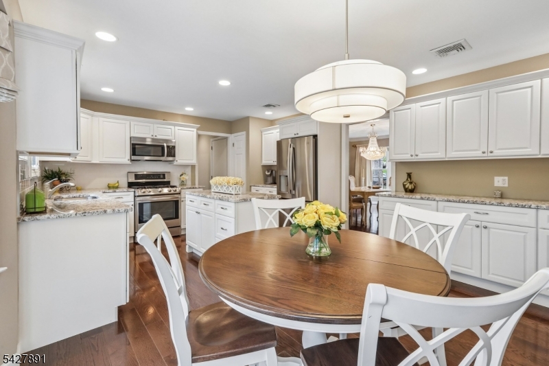 5 Revere Ct