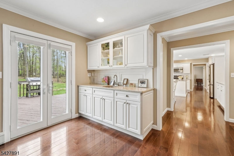 5 Revere Ct