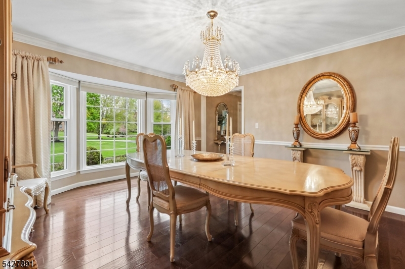 5 Revere Ct