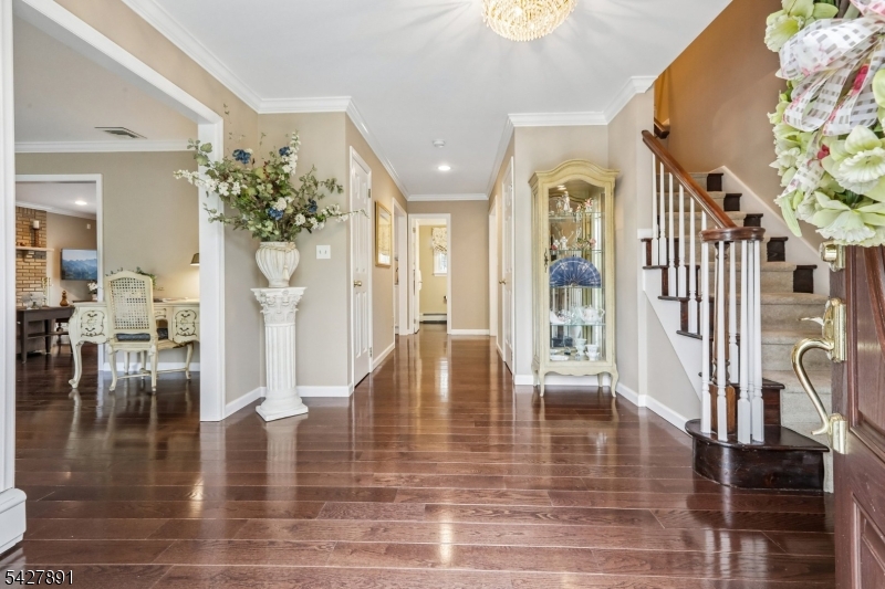 5 Revere Ct