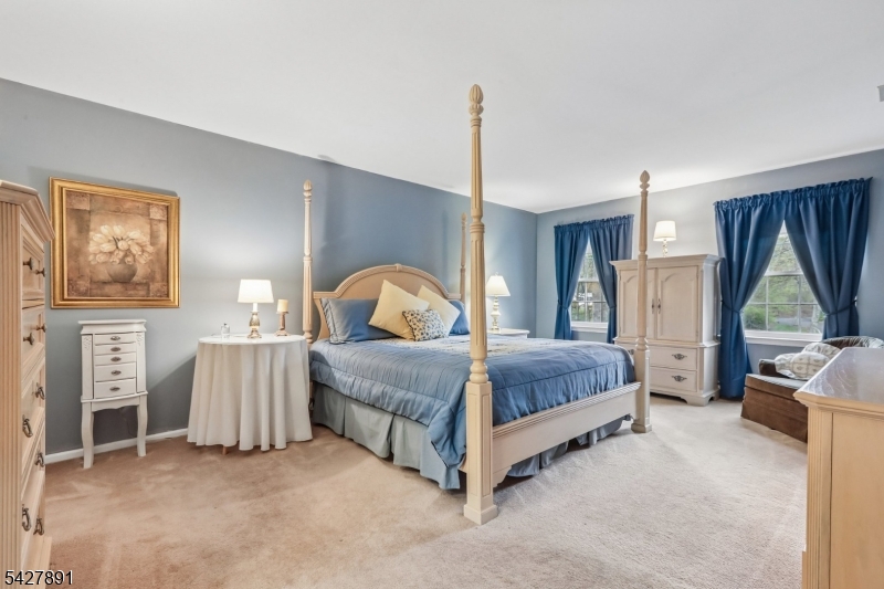 5 Revere Ct