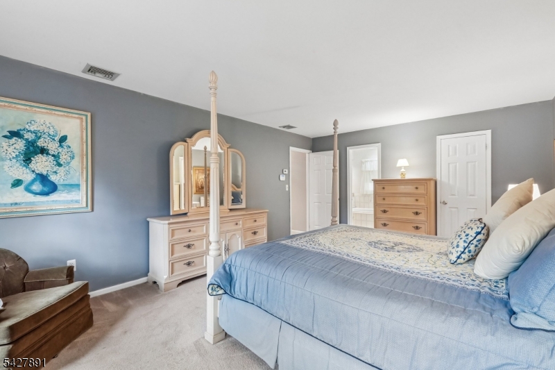 5 Revere Ct