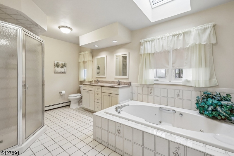 5 Revere Ct