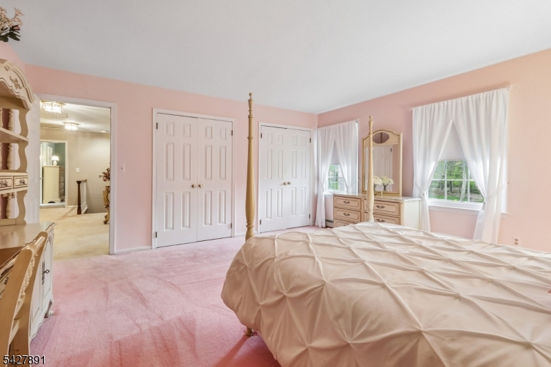 5 Revere Ct