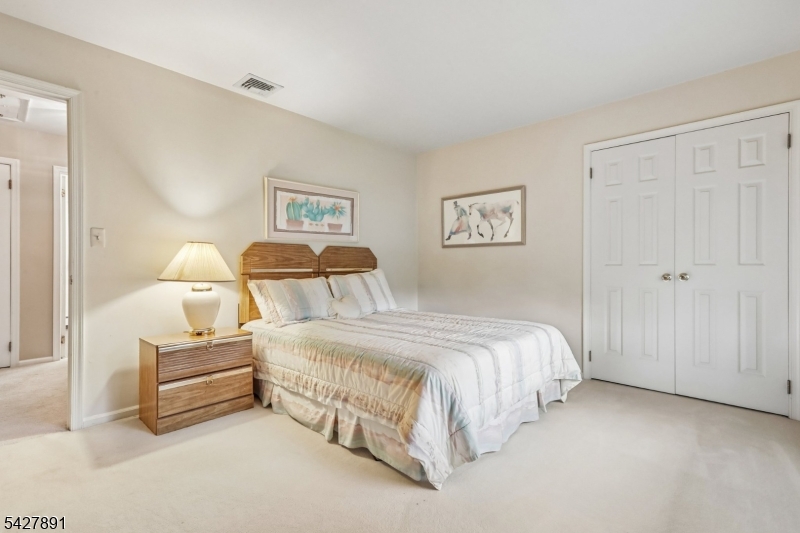 5 Revere Ct