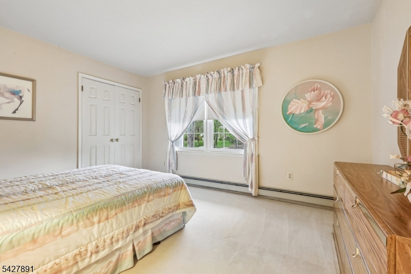5 Revere Ct