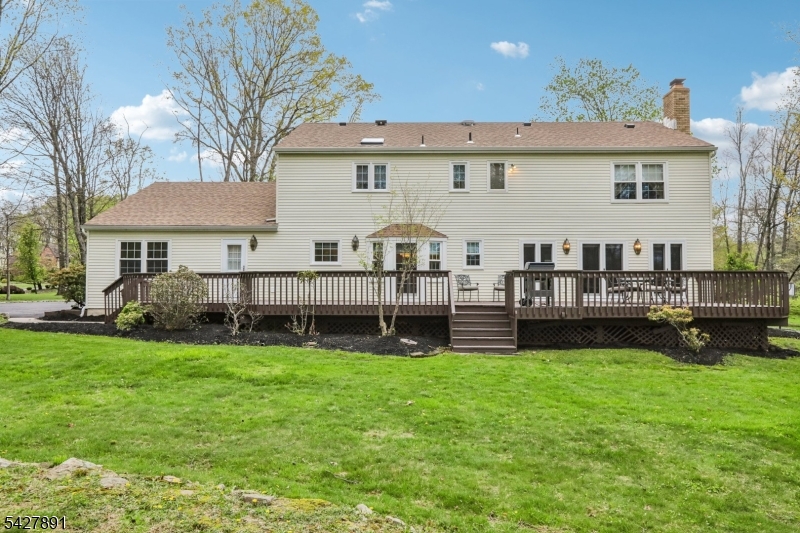 5 Revere Ct