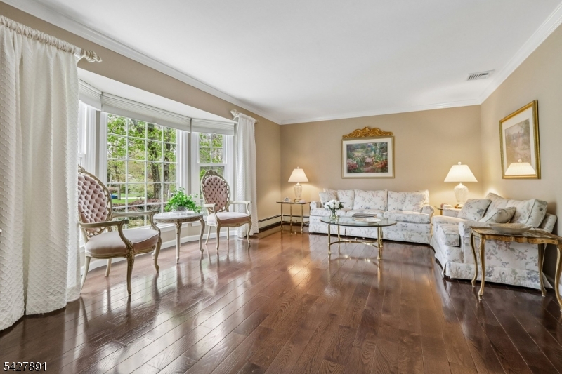 5 Revere Ct